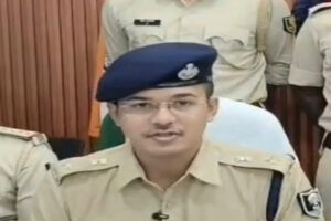 Police swung into action : पटना में 1.15 किलो स्मैक के साथ दो महिलाएं समेत तीन गिरफ्तार, सप्लाई नेटवर्क की जांच में जुटी पुलिस
