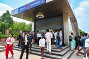 Interchange facility : दिल्ली मेट्रो ने सुबह 7:30 बजे से अगले आदेश तक 16 स्टेशन किए बंद, तीन स्टेशनों पर इंटरचेंज की सुविधा