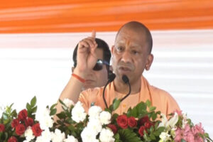 SP-Congress : CM योगी का सपा-कांग्रेस पर हमला, बोले-हनुमानगढ़ी की सीढ़ियों पर नमाज पढ़ाने का पाप क्यों किया