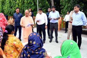 CM Yogi : मत करें चिंता, सबकी समस्या पर होगी प्रभावी कार्रवाई : सीएम योगी