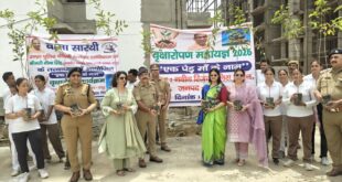 Planted saplings : एक पेड़ माँ के नाम अभियान में जिलाधिकारी कविता मीना ने नव निर्मित पुलिस लाइन परिसर में पौधारोपण किया