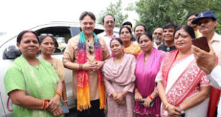 Stood by each other : सरोजनीनगर विधायक डॉ. राजेश्वर सिंह ने जनसंपर्क अभियान में बीमारों, शोकाकुल परिवारों और जरूरतमंद बच्चों का संभाला साथ