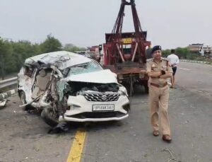 Many passengers injured : उन्नाव आगरा-लखनऊ एक्सप्रेसवे पर भीषण सड़क हादसा, पांच की मौत और कई यात्री घायल हुए दर्दनाक