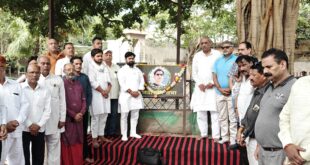 Final Tribute : हापुड़ में स्वर्गीय भरत भूषण तिवारी को भावभीनी श्रद्धांजलि, सर्व समाज ने नम आंखों से दी अंतिम श्रद्धांजलि