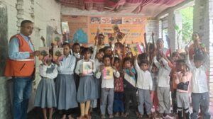 Educational Material : डॉक्टर्स डे पर फतेहपुर में स्वास्थ्य जागरूकता अभियान, बच्चों को दी गई होम्योपैथिक दवाएं और शैक्षिक सामग्री