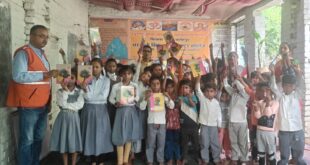 Educational Material : डॉक्टर्स डे पर फतेहपुर में स्वास्थ्य जागरूकता अभियान, बच्चों को दी गई होम्योपैथिक दवाएं और शैक्षिक सामग्री