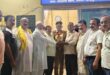 Town Police Outpost : नवागंतुक कस्बा चौकी प्रभारी से व्यापार मंडल की शिष्टाचार भेंट, कानून व्यवस्था और सहयोग पर हुई चर्चा