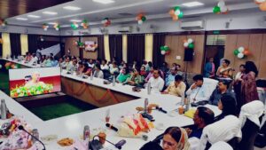 Program : हापुड़ में मुख्यमंत्री शिक्षक कैशलेस चिकित्सा योजना शुभारंभ, शिक्षकों को हेल्थ कार्ड और डीबीटी लाभ मिला कार्यक्रम
