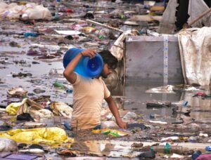 Grief spread : सूरत में बाढ़ का कहर जारी, पानी उतरने के बाद तबाही का मंजर और 41 मौतों से मचा शोक