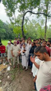 Demand Administration : भारी वर्षा से कब्रिस्तान में जलभराव, निरीक्षण के बाद स्थायी जलनिकासी व्यवस्था की उठी मजबूत मांग प्रशासन