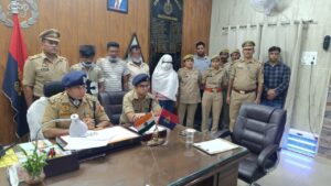 Consignment seized : मुजफ्फरनगर में 50 किलो गांजा संग महिला सहित चार तस्कर गिरफ्तार, दस लाख की खेप बरामद हुई