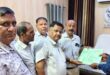 Submitted a memorandum : अलीगढ़ शिक्षणेत्तर कर्मचारियों ने मुख्यमंत्री और शिक्षा राज्य मंत्री के नाम जिला विद्यालय निरीक्षक को ज्ञापन सौंपा