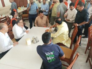 Won Trust : मेरठ में श्रम विभाग ने श्रम मंत्री अनिल राजभर का भव्य स्वागत, तीर्थयात्रियों की सेवा से जीता विश्वास