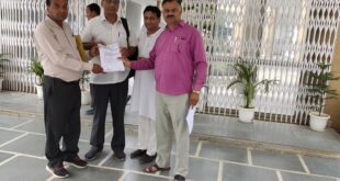 Submitted a memorandum : कैशलेस चिकित्सा सुविधा की मांग को लेकर मुख्यमंत्री के नाम जिलाधिकारी गौतमबुद्धनगर को सौंपा ज्ञापन