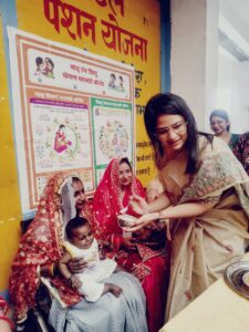 Health Message : धौलाना तहसील में जिलाधिकारी ने गर्भवती महिलाओं की गोद भराई कर बांटी पोषण किट, दिया स्वास्थ्य संदेश