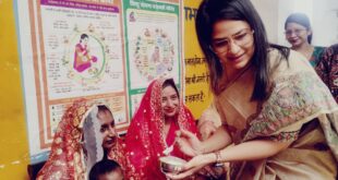 Health Message : धौलाना तहसील में जिलाधिकारी ने गर्भवती महिलाओं की गोद भराई कर बांटी पोषण किट, दिया स्वास्थ्य संदेश