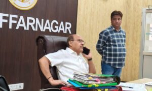 The DM [met] the Chief Minister : हबीबपुर हादसे के बाद डीएम ने मुख्यमंत्री के निर्देशानुसार पीड़ित परिवार को 20 लाख सहायता की संस्तुति की