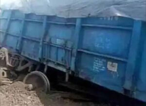 Six boxes : गाजियाबाद में मालगाड़ी के छह डिब्बे पटरी से उतरे, 16 ट्रेनें रद्द, 53 ट्रेनें प्रभावित