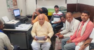 Solution : फतेहपुर जनता दरबार में पूर्व जिला कांग्रेस अध्यक्ष बीरेंद्र सिंह चौहान ने सुनीं जनसमस्याएं और दिए समाधान
