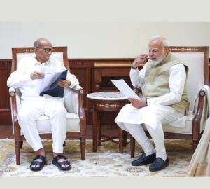 Political corridors : दिल्ली में विरोध प्रदर्शन के बीच प्रधानमंत्री नरेंद्र मोदी और शरद पवार की मुलाकात, राजनीतिक गलियारों में चर्चाओं का दौर