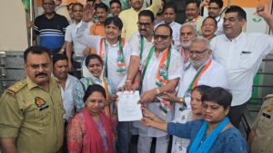 Police Administration : दिल्ली में राहुल गांधी के साथ कथित दुर्व्यवहार के विरोध में हापुड़ में कांग्रेसियों को नजरबंद, पुलिस प्रशासन रहा अलर्ट