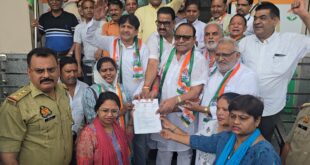 Police Administration : दिल्ली में राहुल गांधी के साथ कथित दुर्व्यवहार के विरोध में हापुड़ में कांग्रेसियों को नजरबंद, पुलिस प्रशासन रहा अलर्ट