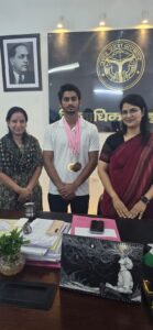 Bright future : जिलाधिकारी ने राष्ट्रीय स्तर के निशानेबाज रूद्र कर्दम को मेडल पहनाकर सम्मानित किया, उज्ज्वल भविष्य की शुभकामनाएं दीं
