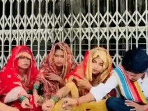 Demand raised : अमरोहा में तीन सगी बहनों से एक युवक की कथित शादी का वीडियो वायरल, जांच की उठी मांग