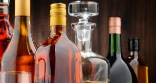 Liquor sales : जंतर-मंतर छात्र प्रदर्शन के बीच राजधानी में शराब बिक्री के समय में कटौती, सुरक्षा व्यवस्था हुई सख्त