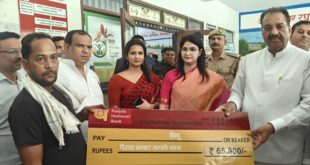 Inauguration of the stall : सांसद कंवर सिंह तंवर ने दिशा बैठक में डे-केयर सेंटर और कांवड़ प्रेरणा स्टॉल का उद्घाटन किया