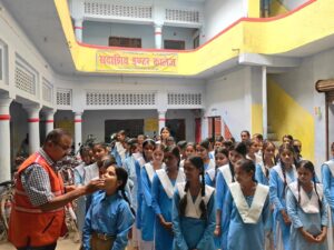 Collective : फतेहपुर विद्यालय में 675 विद्यार्थियों को होम्योपैथिक औषधि वितरण, जल संरक्षण और स्वच्छता का संदेश मिला सामूहिक