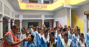 Collective : फतेहपुर विद्यालय में 675 विद्यार्थियों को होम्योपैथिक औषधि वितरण, जल संरक्षण और स्वच्छता का संदेश मिला सामूहिक