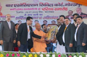 Grand honor : महायोगी गुरु गोरखनाथ की तपोस्थली गोरखपुर में बार एसोसिएशन की नवनिर्वाचित कार्यकारिणी का भव्य सम्मान समारोह आयोजित