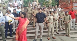 Solid arrangements : श्रावण मास की तैयारियों का कमिश्नर-डीआईजी ने लिया जायजा, बृजघाट पर सुरक्षा और सुविधाओं के पुख्ता इंतजाम के निर्देश