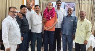 Submitted a memorandum : कैशलेस चिकित्सा सुविधा की मांग को लेकर शिक्षणेत्तर कर्मचारी प्रतिनिधिमंडल ने विधान परिषद सदस्य को सौंपा ज्ञापन
