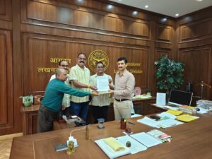 Assurance : माध्यमिक शिक्षणेत्तर कर्मचारी एसोसिएशन ने नौ सूत्रीय मांगपत्र सौंपा, मंडलायुक्त ने शीघ्र कार्रवाई का आश्वासन दिया