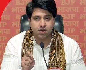 Resignations due to changes : शहजाद पूनावाला के सोशल मीडिया बायो बदलाव से इस्तीफे की अटकलें तेज, भाजपा की ओर से पुष्टि नहीं
