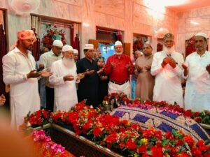 Muslim Federation : हजरत इमरत रसूल शाह बाबा के 136वें उर्स पर मुस्लिम महासंघ ने पेश की चादर शरीफ ?