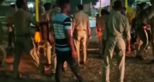 Two youths safe : बिजनौर में नुमाइश जा रही बोलेरो नींद की झपकी से डिवाइडर पर चढ़ी, दो युवक सुरक्षित ?