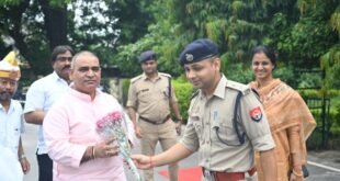 Review of programs : राज्यमंत्री अजीत सिंह पाल का फतेहपुर पहुंचने पर आत्मीय स्वागत, अधिकारियों के साथ कार्यक्रमों की समीक्षा ?