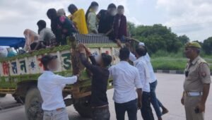 Inspection drive : मालवाहक वाहनों में सवारी ढोने पर यातायात पुलिस का कड़ा शिकंजा, सघन चेकिंग अभियान चलाकर की कार्रवाई ?