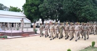 Police Lines : पुलिस अधीक्षक ने फतेहपुर पुलिस लाइन में साप्ताहिक परेड की सलामी लेकर जवानों को दिए निर्देश ?