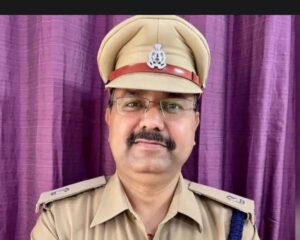 Public trust : कांवड़ यात्रा में दिन-रात डटे एसपी पूर्वी अमित किशोर श्रीवास्तव, निष्पक्ष कार्यशैली से बढ़ा जनता का भरोसा