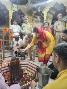 Arrangements inspected : सावन के प्रथम सोमवार पर डीएम और एसपी ने शिवालयों व कावड़ मार्गों का निरीक्षण कर व्यवस्थाएं परखी ?