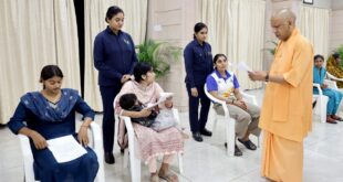 Public Issues : जनता दर्शन में मुख्यमंत्री योगी आदित्यनाथ ने सुनीं जनसमस्याएं, अधिकारियों को त्वरित एवं प्राथमिकता से समाधान के दिए निर्देश