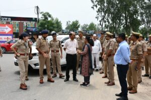 Security arrangements : DM उमेश मिश्रा और SSP संजय कुमार वर्मा ने कांवड़ यात्रा मार्ग का निरीक्षण, सुरक्षा व्यवस्थाओं को परखा ?
