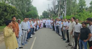 Grand convoy : पूर्व राज्यपाल सत्यपाल मलिक की पुण्यतिथि पर हापुड़ से कांग्रेस कार्यकर्ताओं का बागपत के लिए भव्य काफिला रवाना ?