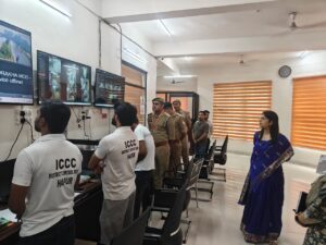 Security arrangements : कांवड़ यात्रा व्यवस्थाओं का डीएम कविता मीना ने किया औचक निरीक्षण, कंट्रोल रूम से परखी सुरक्षा व्यवस्था?