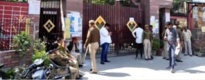 Fine in rupees : 13 साल पुराने लूटकांड में दो दोषियों को आठ आठ साल की सजा, 15 हजार रुपये जुर्माना भी लगाया ?
