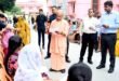 Time-bound solution : गोरखपुर में CM योगी ने जनता दर्शन में सुनीं फरियादियों की समस्याएं, अधिकारियों को दिए समयबद्ध समाधान के निर्देश ?